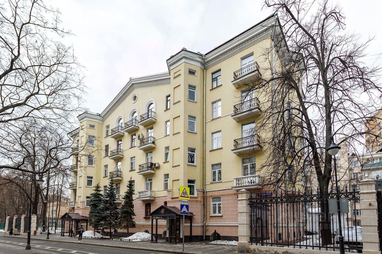 Малая Бронная ул., 17